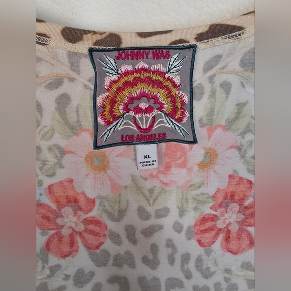 Johnny Was Cheetah Puff Sleeve Top, Size XL - Picture 5 of 11